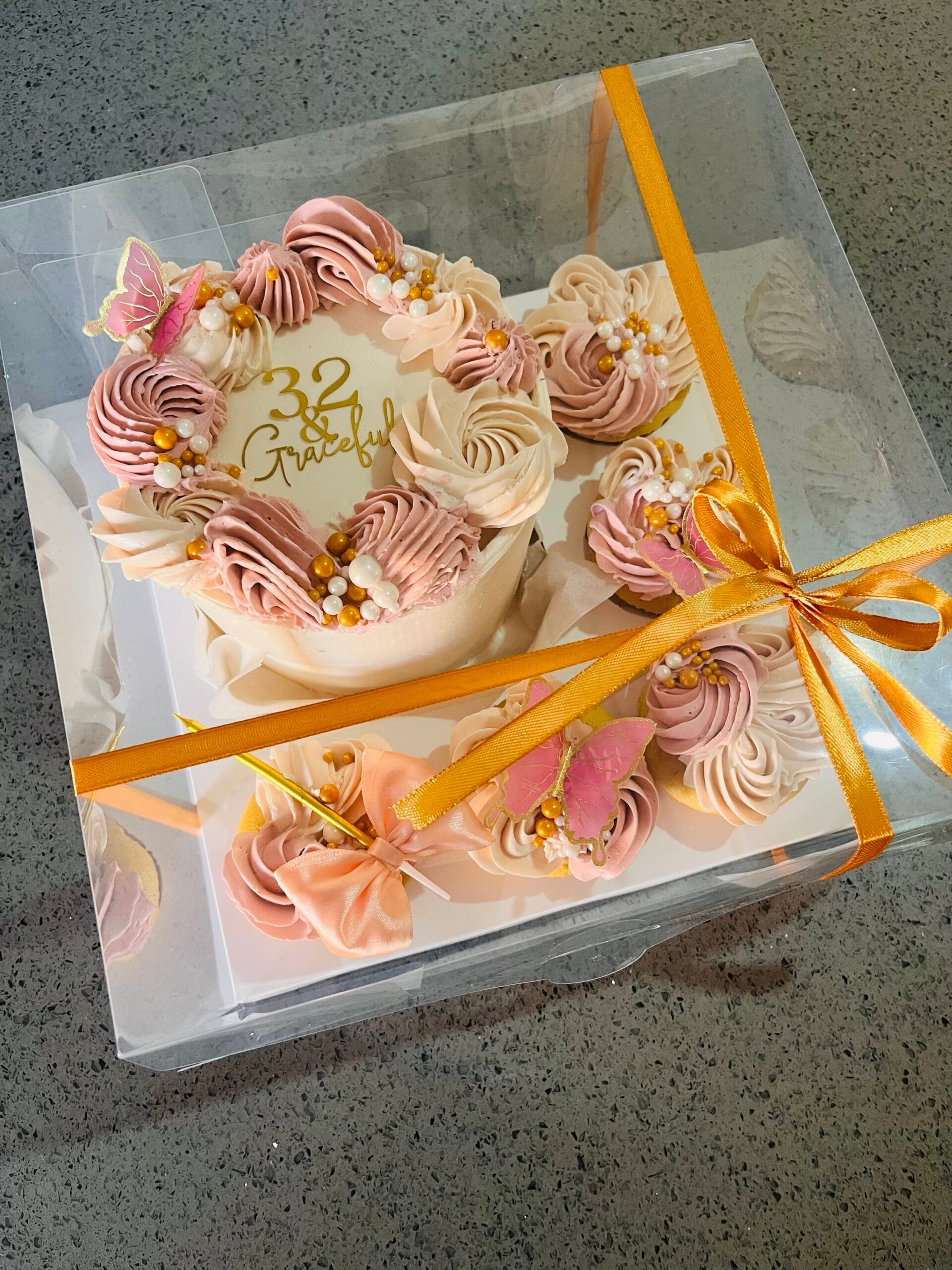Clear Bento Box With Cupcake - Image 3